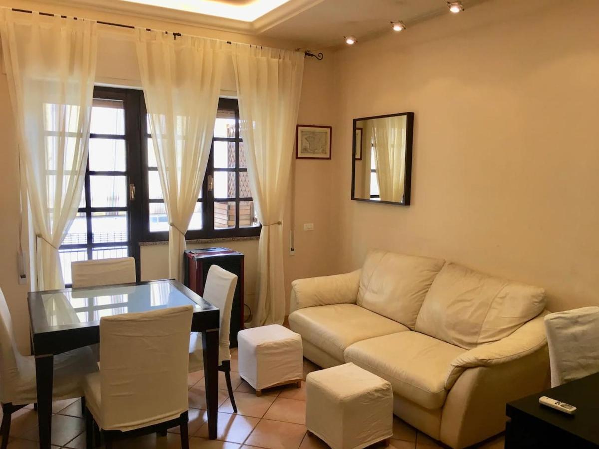 Apartment Casa Delfino - Centro Storico A Due Passi Dalla & Mare, Porto & Ferrovia