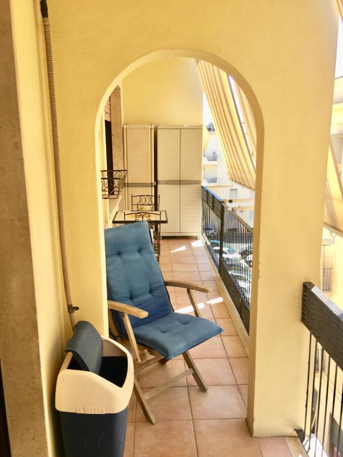 Apartment Casa Delfino - Centro Storico A Due Passi Dalla & Mare, Porto & Ferrovia Civitavecchia